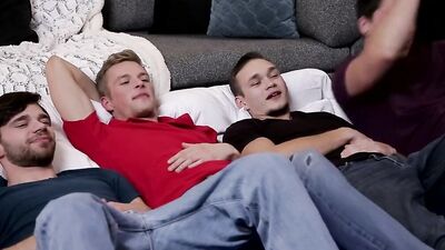 Dalton Briggs, Ty Thomas, Jackson Traynor & Paul Canon in gay 4some