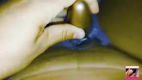 En la ba�era probando otro juguete , muy rico!!