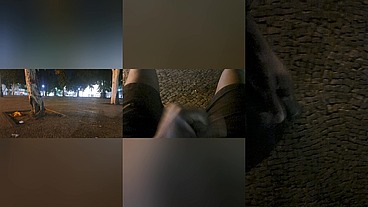 Batendo punheta na praça
