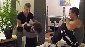 Badmasterboys 16 小偷调教房屋主人舔鞋底舔臭脚吃痰