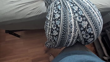 thick white girl lap dance in hot outfit
