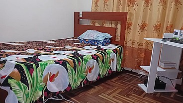 todos los dias Voy a casa de mi tia y me escondo en su cuarto para poder espiarla Hoy por fin pude follarmela como queria Que Buena tia tengo ahora me dice que pase todos los Dias