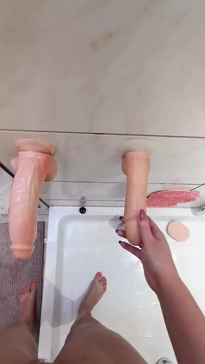 Milf big lips dildo in shower big tits