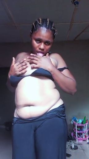 Nigerian Girl Sqirting on the Live Stream