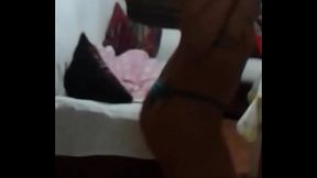 Lusesita bailando en tanga
