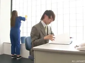 Amateur Dude's Hot Kinky Japanese Cleaner Gives Insane Blowjob Pleasure