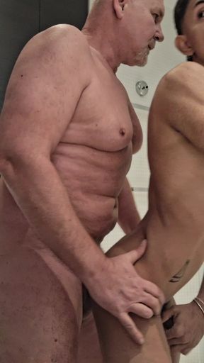 Lucio Sexy Gay Want Stepdaddy Dick.gay Anal Bareback Old and Young