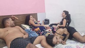 gravida observa marido fodendo cu das amigas.