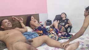 gravida observa marido fodendo cu das amigas.