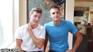 Blowjob, onani, sædsprut, kuker, hårete, vakker – amatør ung Adrian Monroe, rumpeknullet