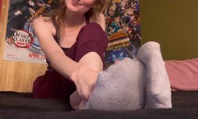 taste of soles and soft foot humiliation from your bratty roommate POV 👣✨