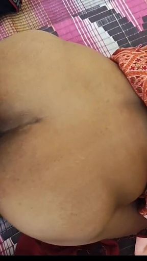 Indian Khusurat Bhabhi Ko Devar Je Ne Pele Diya Tel Laga Ke