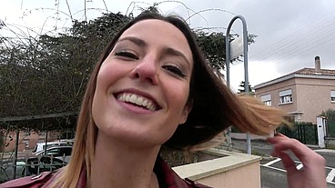 Pam ne se refuse jamais une nouvelle expérience !