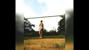 Pelado no campinho de futebol