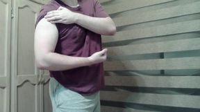 Hot muscular stud shows off and dances