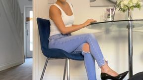 Jenna Jae - Clean My Shoes & Feet Whilst I Work