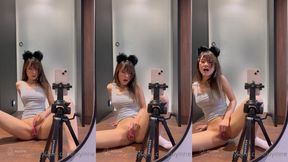 asian jayinne masturbating in front of a mirror porn video