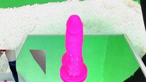 Mila rides a dildo to orgasm and squirt?❤️