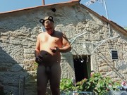 Provocando al aire libre y tocandome bien sexy y rico
