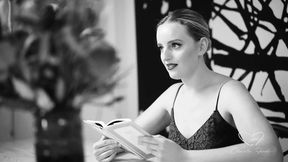 Amber Moore Meals Pussy As Charlie Forde?s Reading!