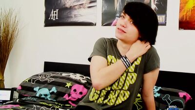 Attractive Domino Harvey Teases Us With His Solo Wanking