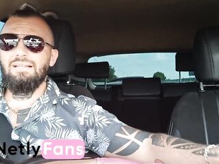 Faccio un pompino in auto a Tommy A Canaglia