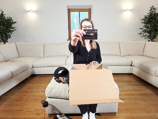 Thank u Pornhub. Unboxing/try on my free merch for reaching 25k subs