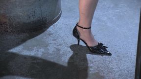 Solo Pee Girls Laura Amour