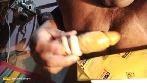 If anyone is interested in having a toy inserted in the ass, inbox me and I will have sex with you.