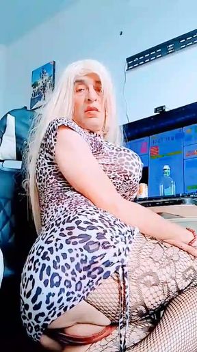 Shemale busty slut cums pussy