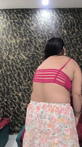 Desi girl Puja bhabhi fingerings pink pussy