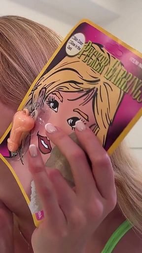 Techno Festival Hot Amateur Raver Slut Flashes Tight Pussy Under Her Edm Outfit to Show Her Ass