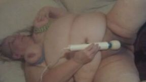 Disgusting SSBBW harlot plays with her nighmarish twat