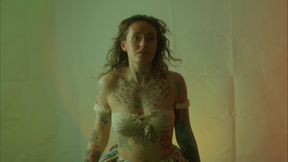 Insatiable Lola Takes 19 Inch Alien Monster