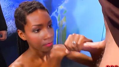 Gorgeous Ebony babe Zara Gets pou