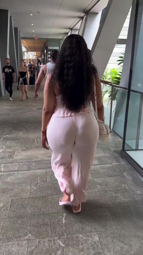 Big booty ebony babe shows off her curvy lightskin bubble butt