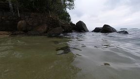 sexo em publico na praia e na trilha - esposa heyya