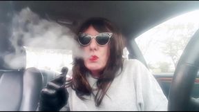 CAR SMOKING A VS120 WITH MY GREEN WEAVE LOL -- YEAH OR NEY?