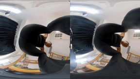 3DVR180 ANNA's big buttocks crushed and rubbed against the dwarf