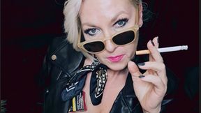 Smoker Mummy looks so hot and sexy in her leather jacket on bare skin