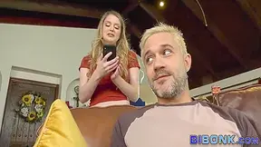 Bisex Dude Gives Head To Slut 6 Min