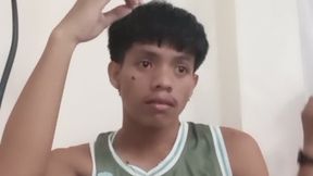 Pinoy Twink Sucks Off Study Buddy in Parked Car After Late Night Cramming