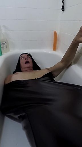 Lizzy Yum shemale orgasm solo masturbation