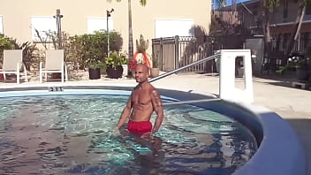MAXXX LOADZ THE HARDBODY PORNSTAR FLEXING IN THE POOL