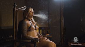 Topless in the throne 4K MP4