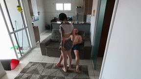 foi me mostrar a fantasia dela e me deixou com tesao entao teve que deixar eu meter a piroca pra dentro com forca