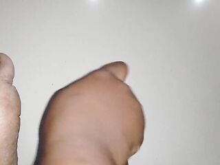 Cute chick 18+ presents her gorgeous clean feet for your enjoyment in exchange for all your financial assets.