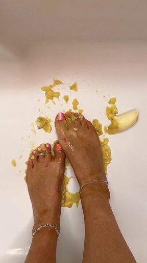 Feet Banana Sploshing xx