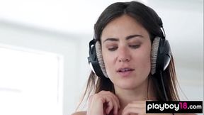 All-natural teen DJ Madison Walker teases with her naked body