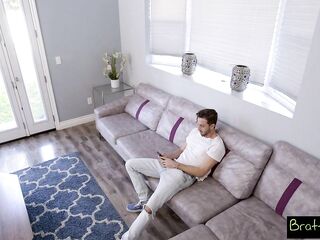 Adria Rae to Stepbro: "This is literally your chance to have a threesome, Can u aid or not?" - S9:E7